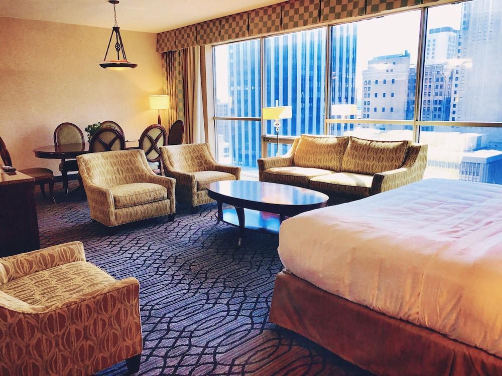 Отель Doubletree By Hilton St Paul Downtown Сент-Пол Экстерьер фото
