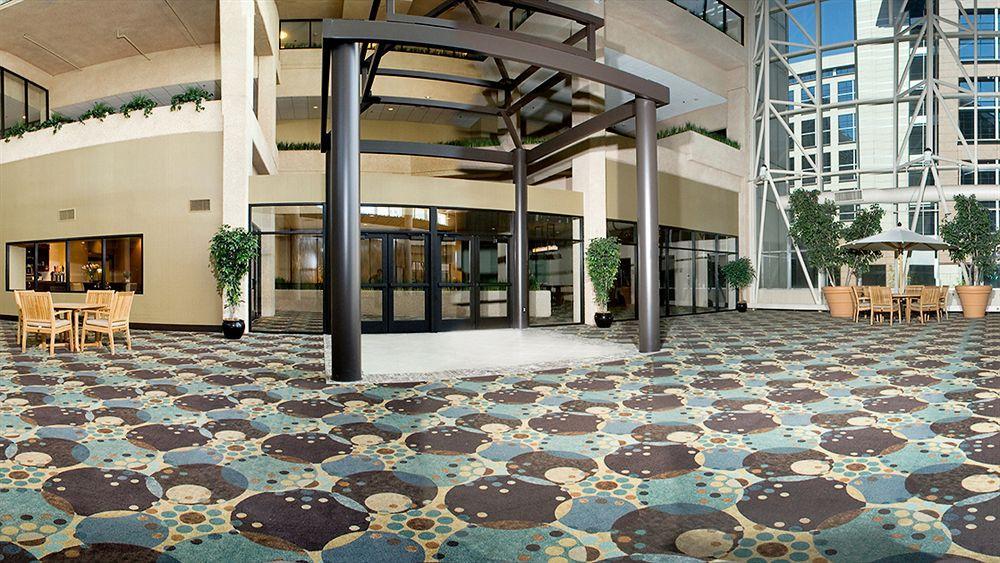 Отель Doubletree By Hilton St Paul Downtown Сент-Пол Экстерьер фото